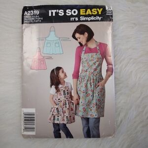 SIMPLICITY A2319 Sz S-L EASY Apron In Child And Misses